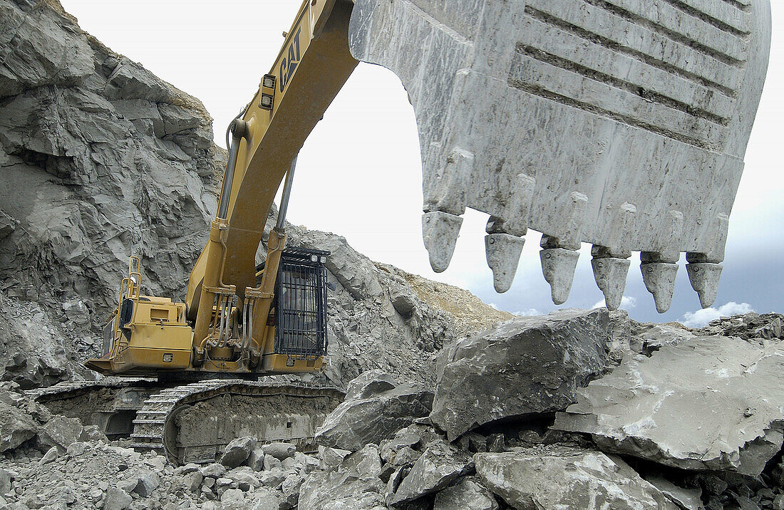 Marl extraction at quarry for cement plant