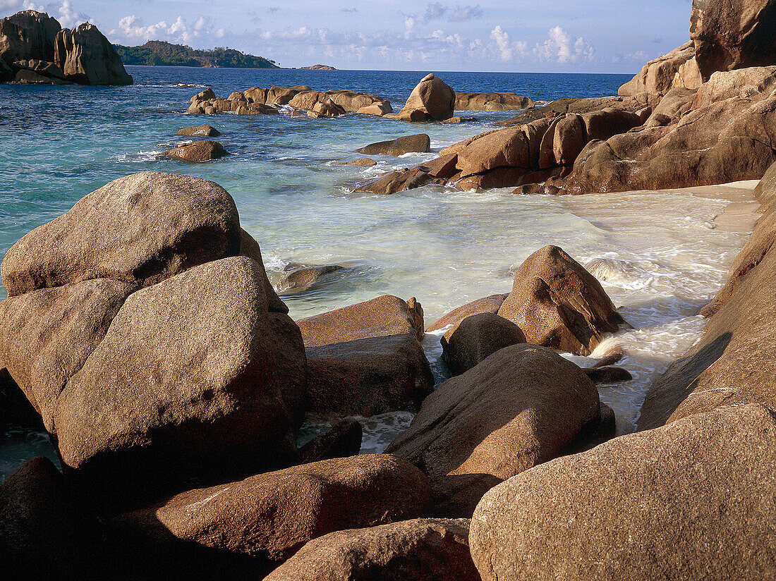 Beach and rocks. Saint-Pierre islet. Praslin island. Seychelles