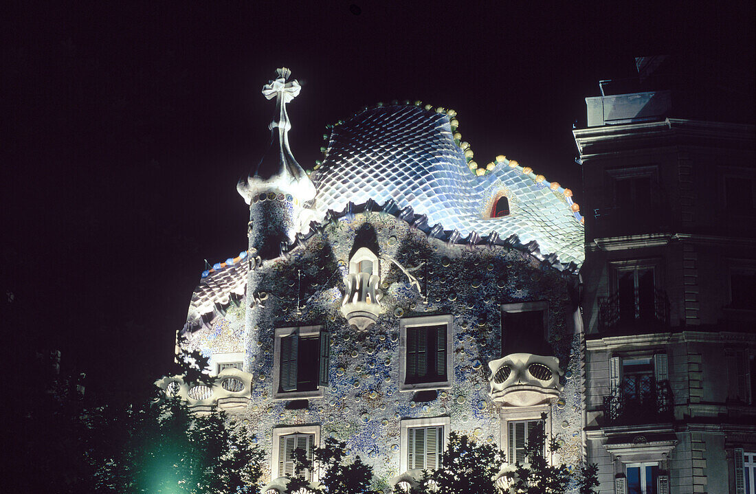 Batlló House (Gaudí, 1904-06), Barcelona. Catalonia, Spain