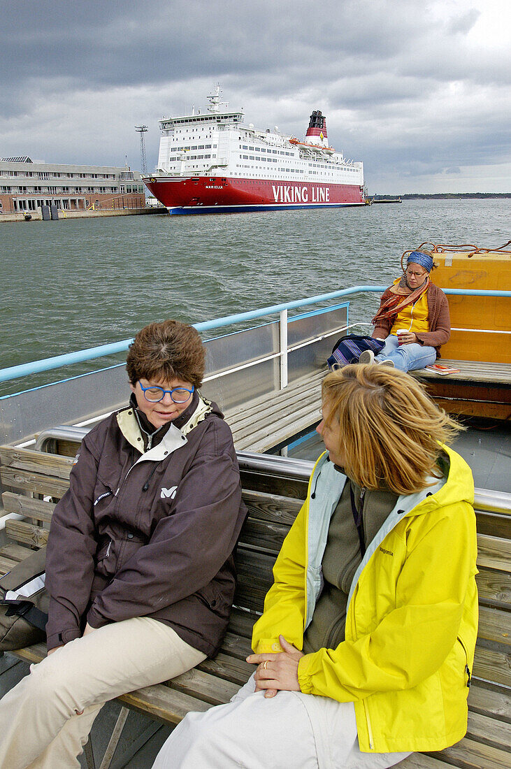 Cruise from the harbour to the Helsinki islands. Finland