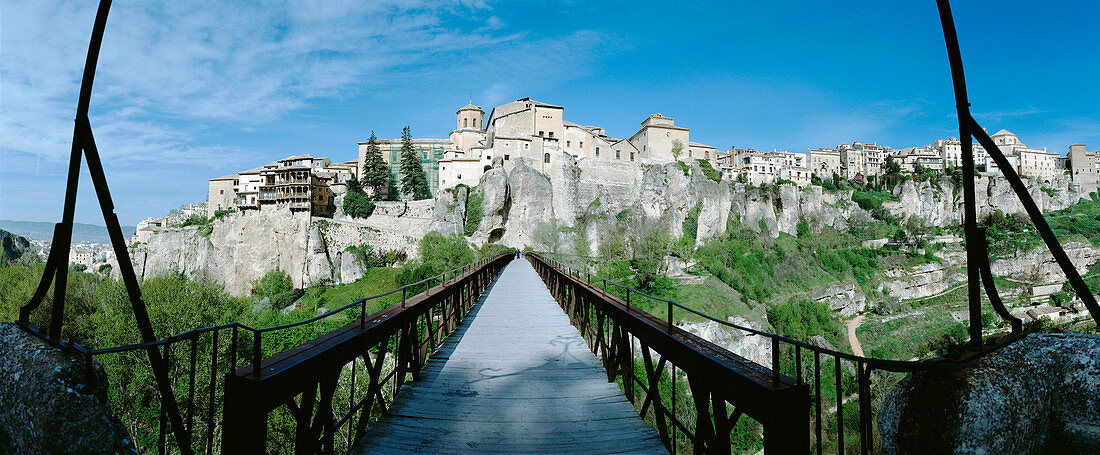 Hängende Häuser und Brücke. Cuenca. Spanien