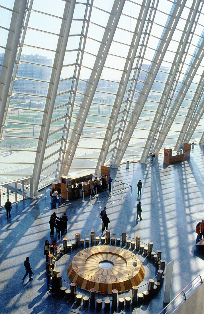 Foucault pendulum at Museo de las Ciencias Príncipe Felipe, City of Arts and Sciences, by S. Calatrava. Valencia. Spain