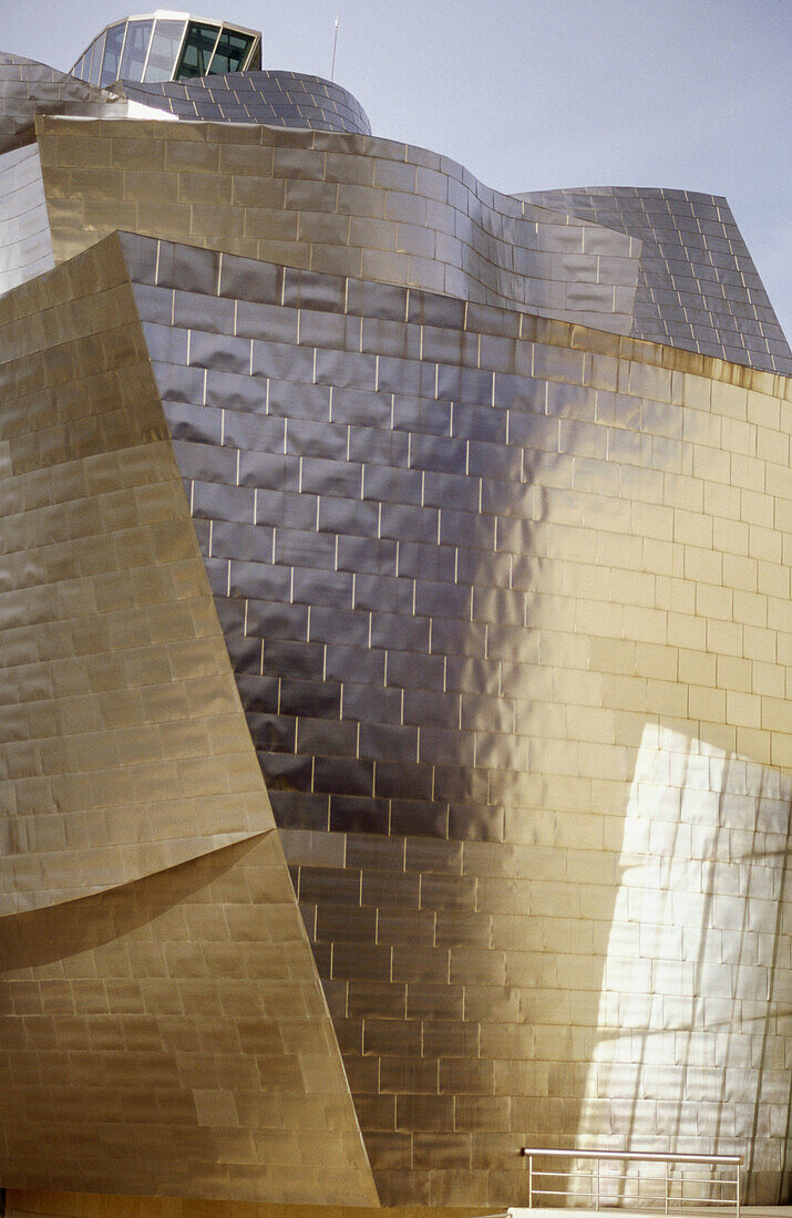 Guggenheim Museum, by Frank O. Gehry. Bilbao. Biscay. Spain