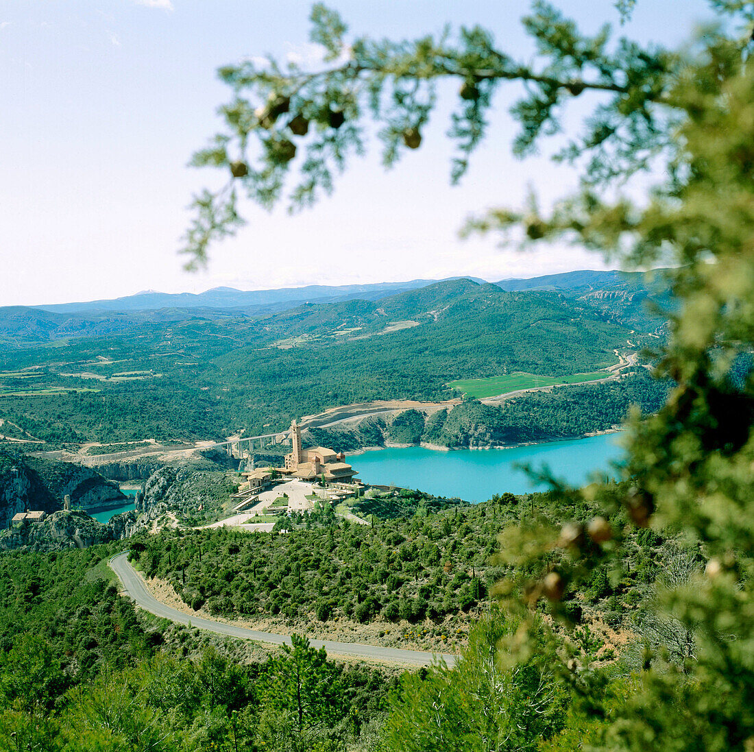 Stausee und Heiligtum El Grado, Torreciudad. Provinz Huesca. Spanien