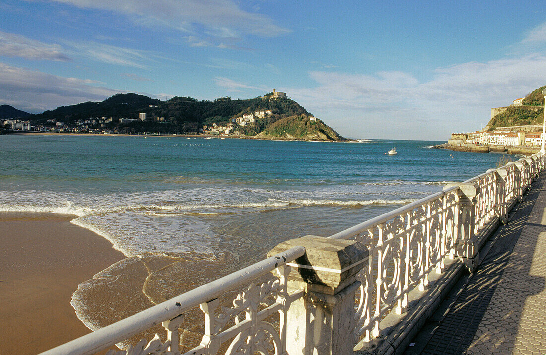 La Concha bay with Igeldo mount in background. San Sebastián. Guipúzcoa. Spain