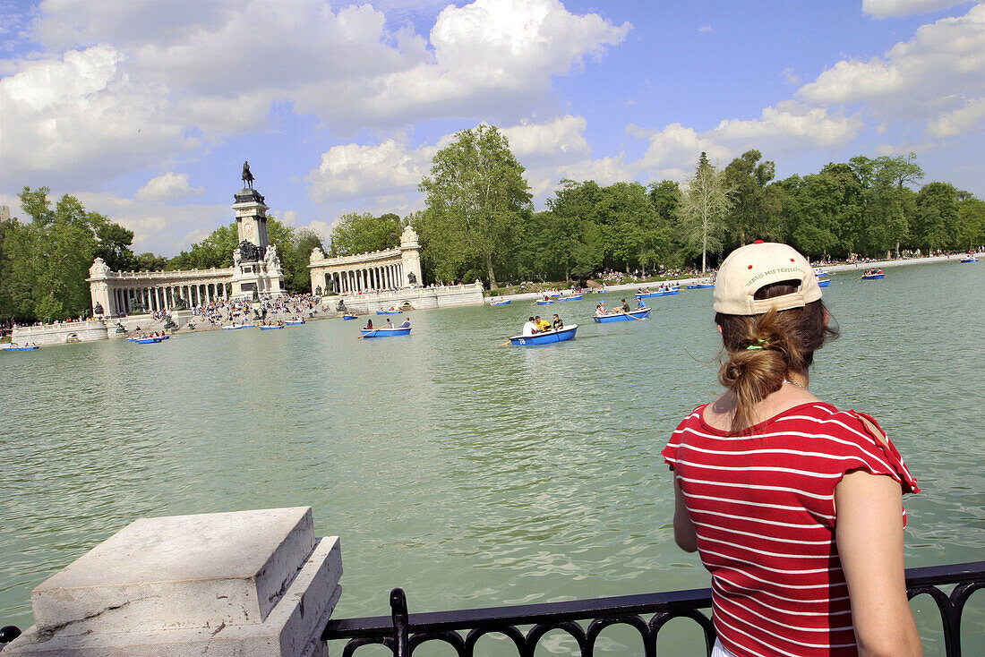 Lake at park, Parque del Retiro. Madrid. Spain