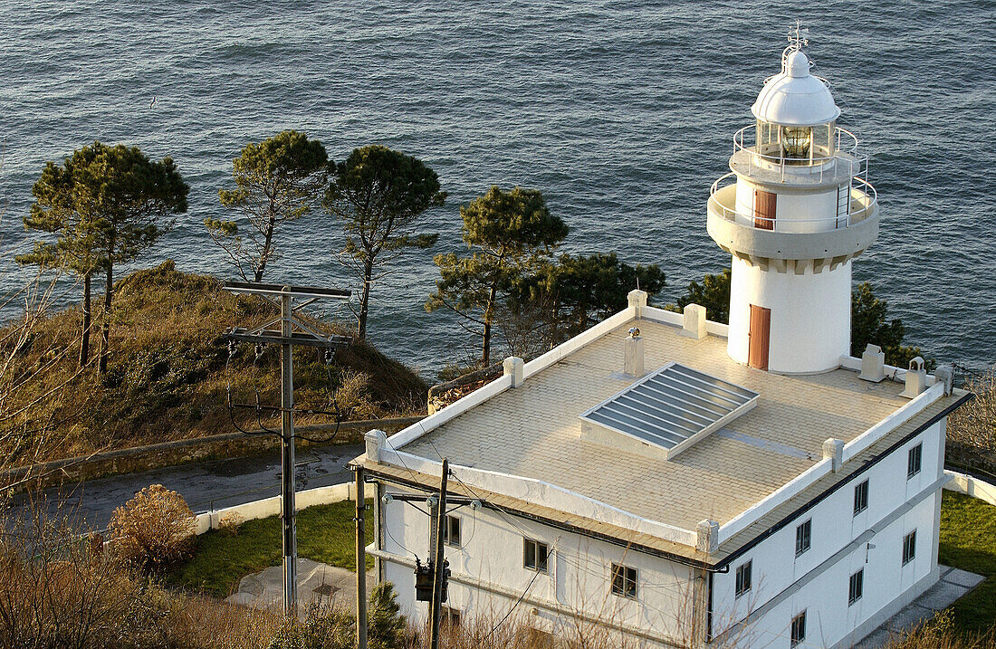 Leuchtturm am Berg Igeldo. San Sebastián. Spanien