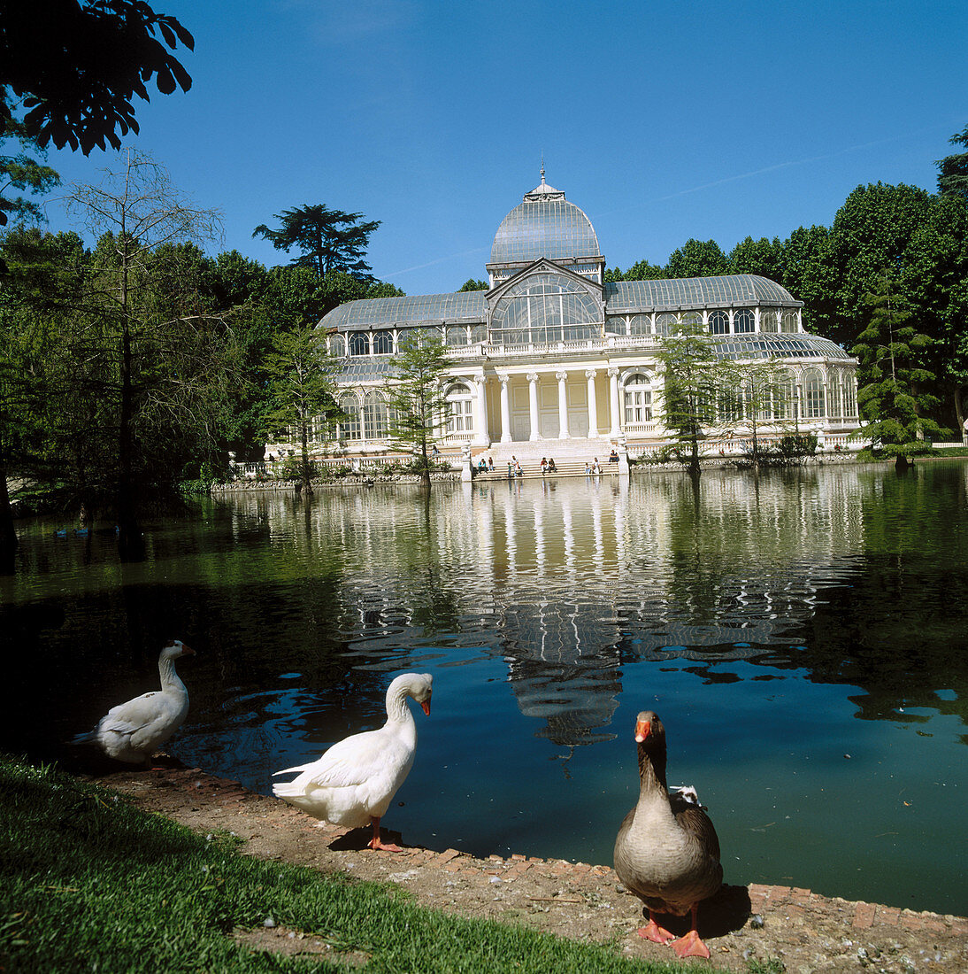 Palacio de Cristal im El Retiro Park. Madrid. Spanien