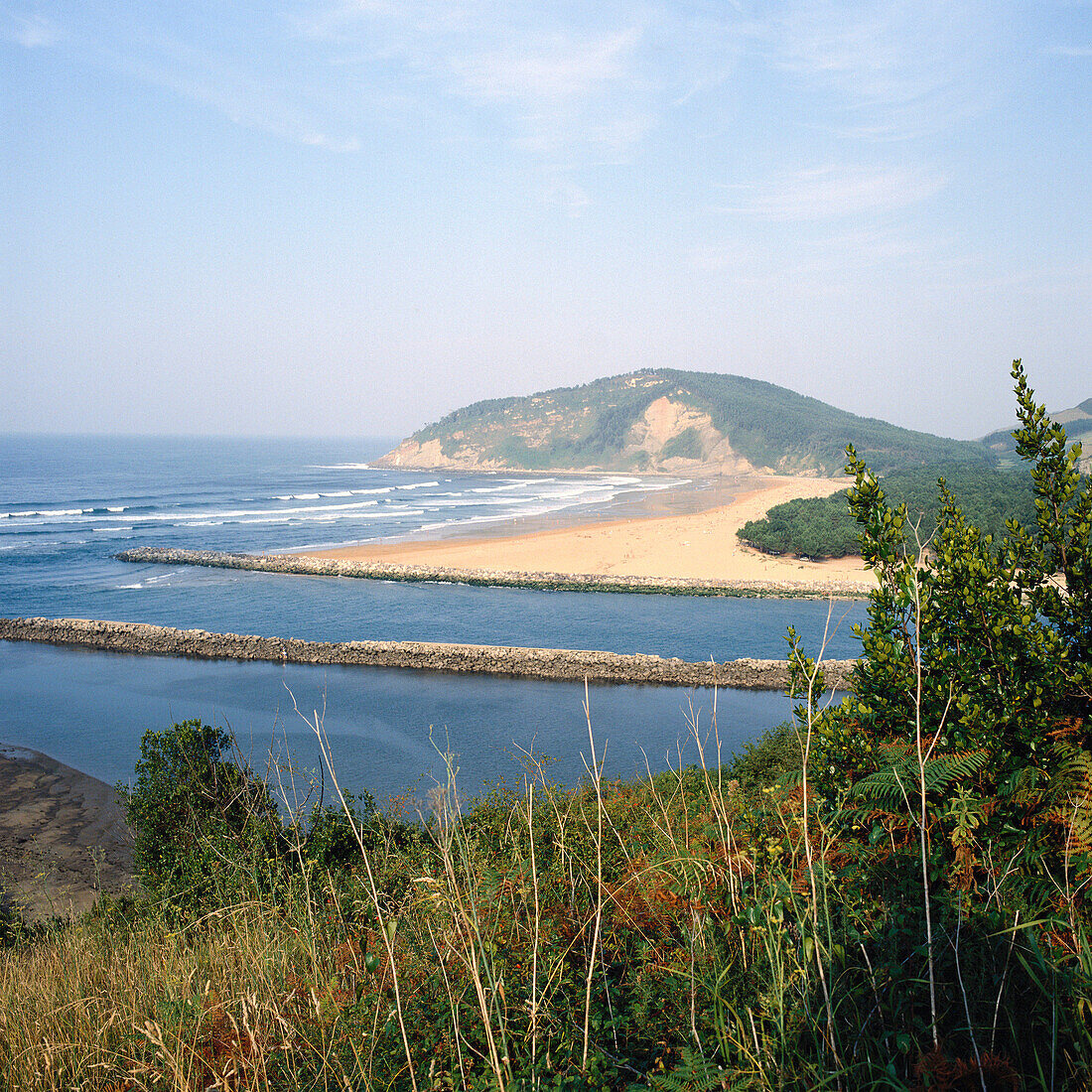 Strand El Puntal. Asturien, Spanien