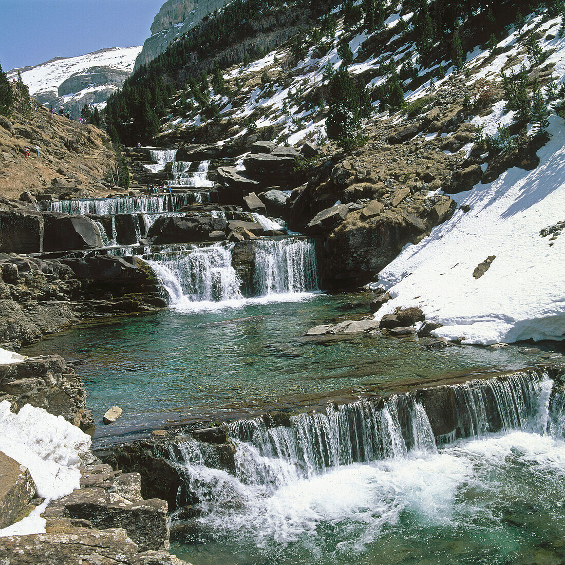 Fluss Araza. Gradas de Soaso. Parque Nacional de Ordesa. Pyrenäen. Huesca. Spanien.