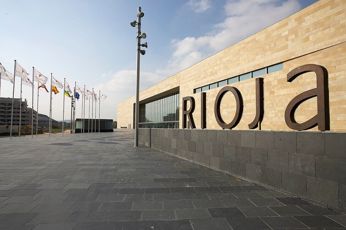 Riojaforum, Kongresszentrum und Auditorium von La Rioja, von José Manuel Barrio und Alberto Sáinz de Aja (BSA), Logroño, La Rioja. Spanien.