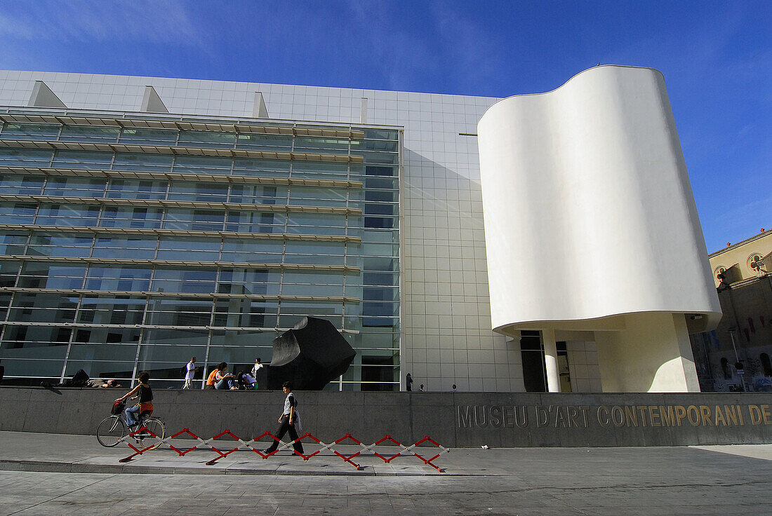 MACBA, Museum of Contemporary Art (1987-95, by Richard Meier). Barcelona. Spain