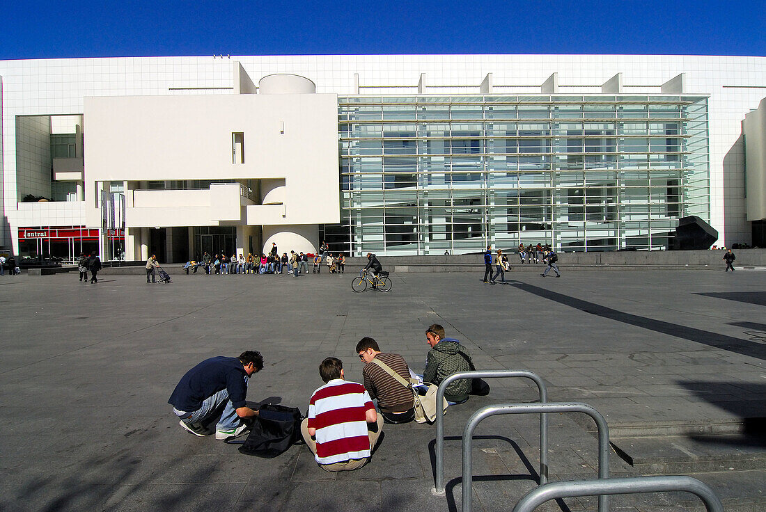 MACBA (Museum of Contemporary Art).1987-95. Richard Meier. Barcelona. Catalonia. Spain