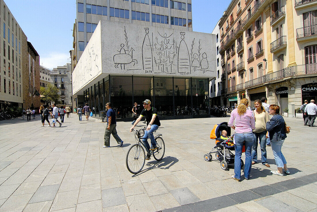 Picasso s sgraffiti on the Col.legi d Arquitectes de Barcelona in Plaça Nova, Barcelona. Catalonia, Spain