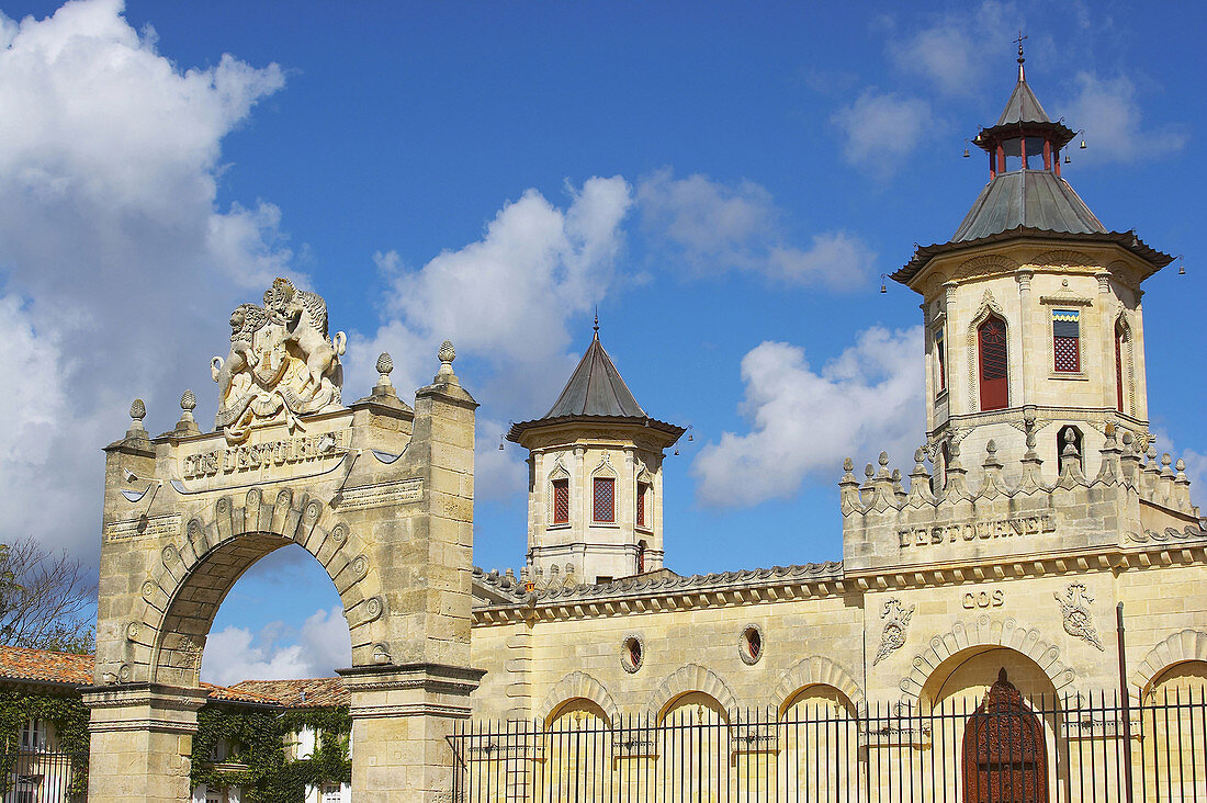 Bordeauxweine: Weingut Cos d'Estournel im Médoc, St. Estèphe, Dept. Gironde, Frankreich, Europa