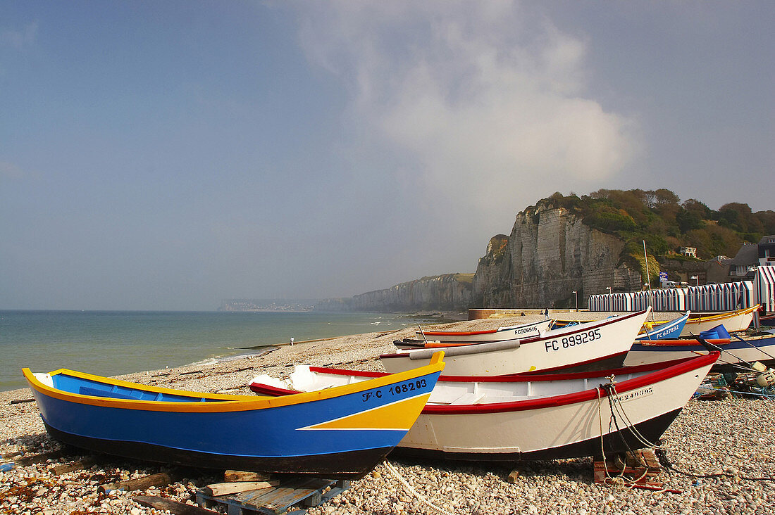 Chalk-cliffs at the coast of Yport, dept Seine-Maritime, Normandie, France, Europe