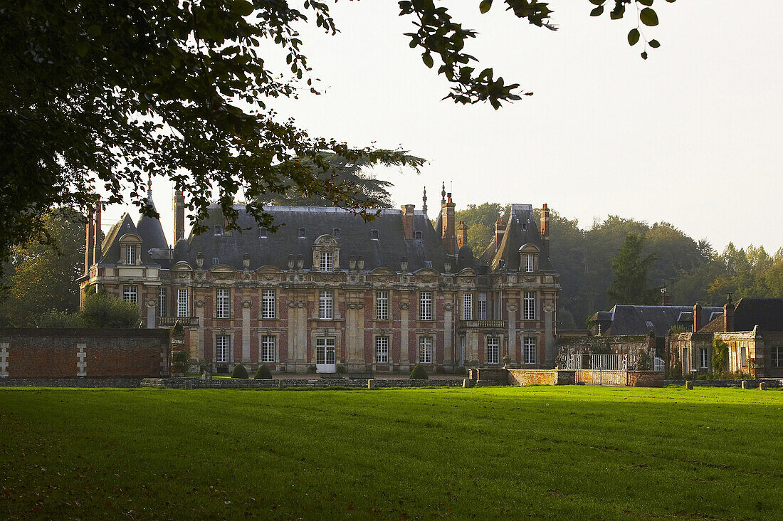 Chateau de Miromesnil 17.Jh., birthplace of Guy de Maupassant 1850, Tourville-sur-Arques, dept Seine-Maritime, Normandie, France, Europe