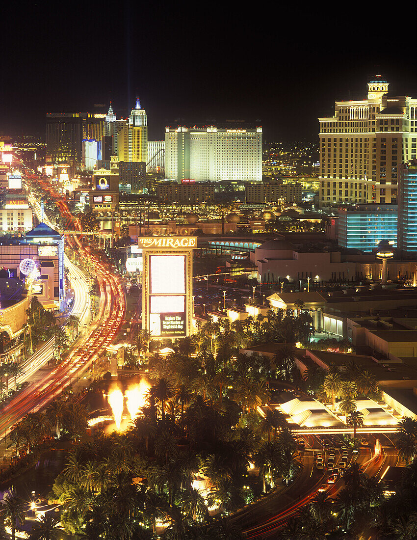 Hotels & casinos, the strip, Las vegas, Nevada, USA.