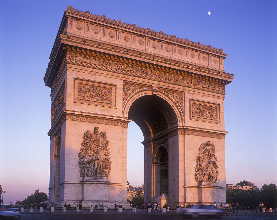 Arch de triomphe, Place charles de gaulle, Paris, France.