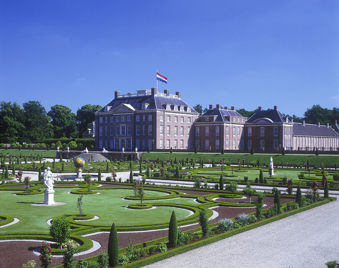 Het loo palace gardens, Apeldorn, holland.