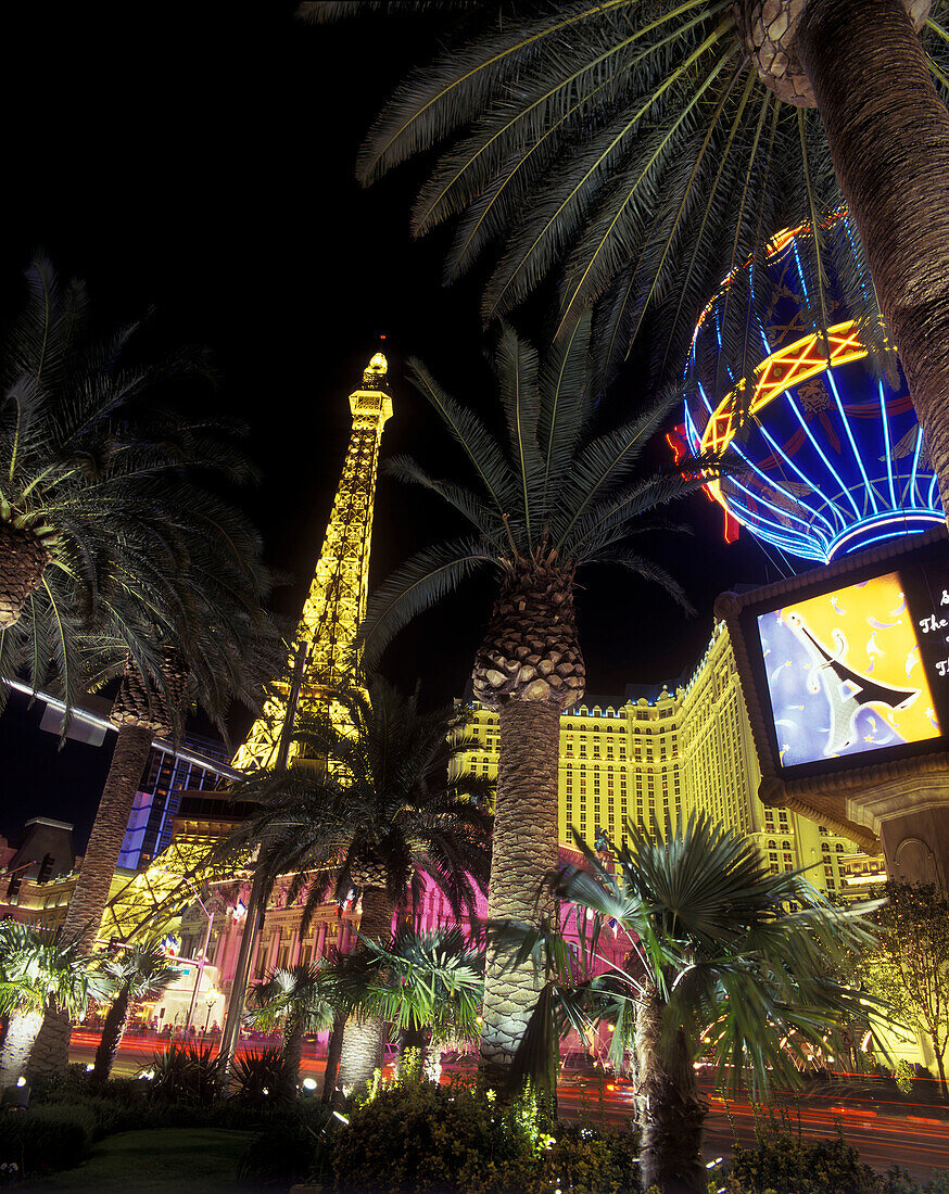 Hotels & casinos, the strip, Las vegas, Nevada, USA.