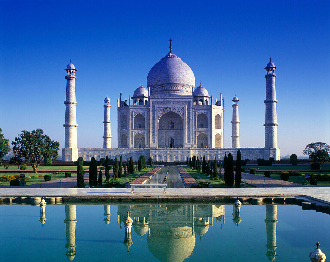 Taj mahal, Agra, India.