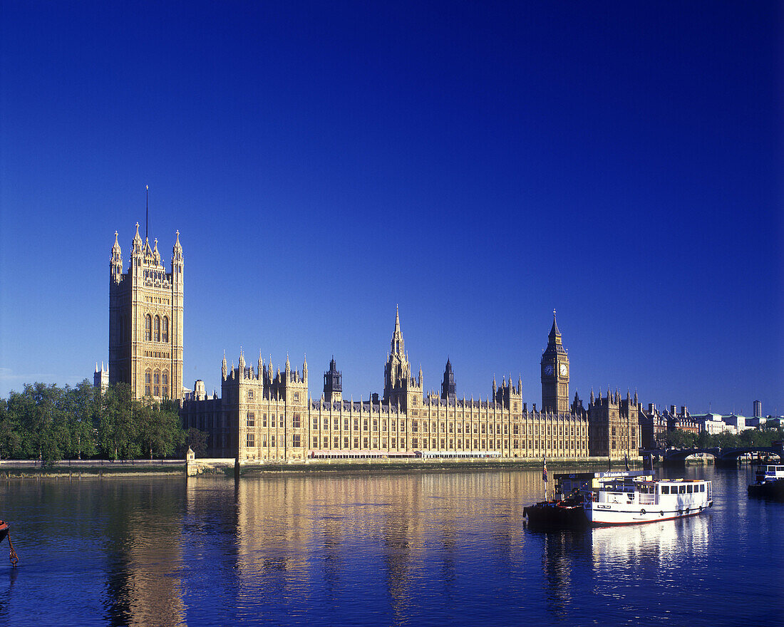 Houses of parliament, River thames, London, England, U.K.