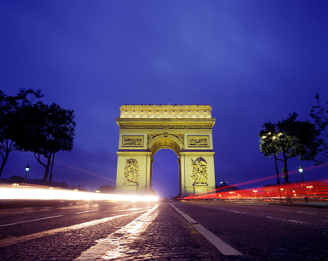 Arch de triomphe, Place charles de gaulle, Paris, France.
