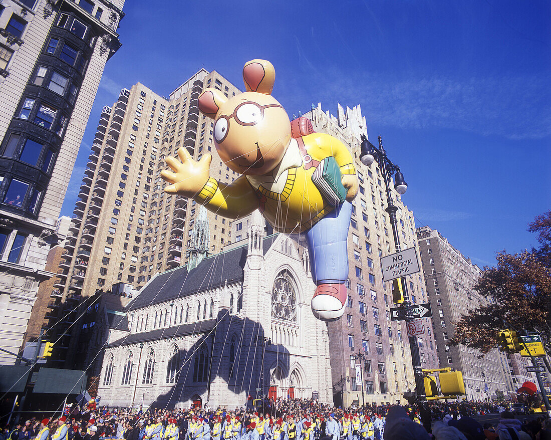 Arthur balloon, Macy s thanksgiving day parade, Manhattan, New York, USA.