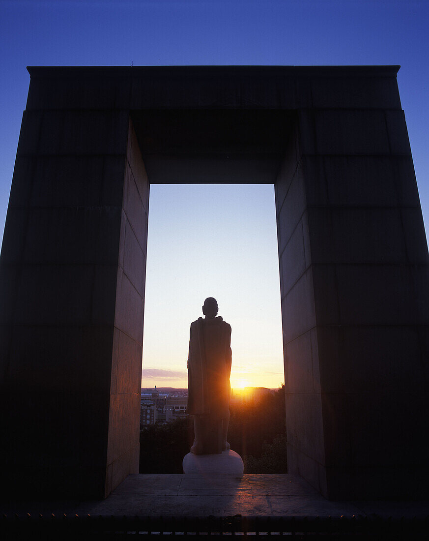 Roger Williams grave, Downtown skyline, Providence, Rhode Island , USA