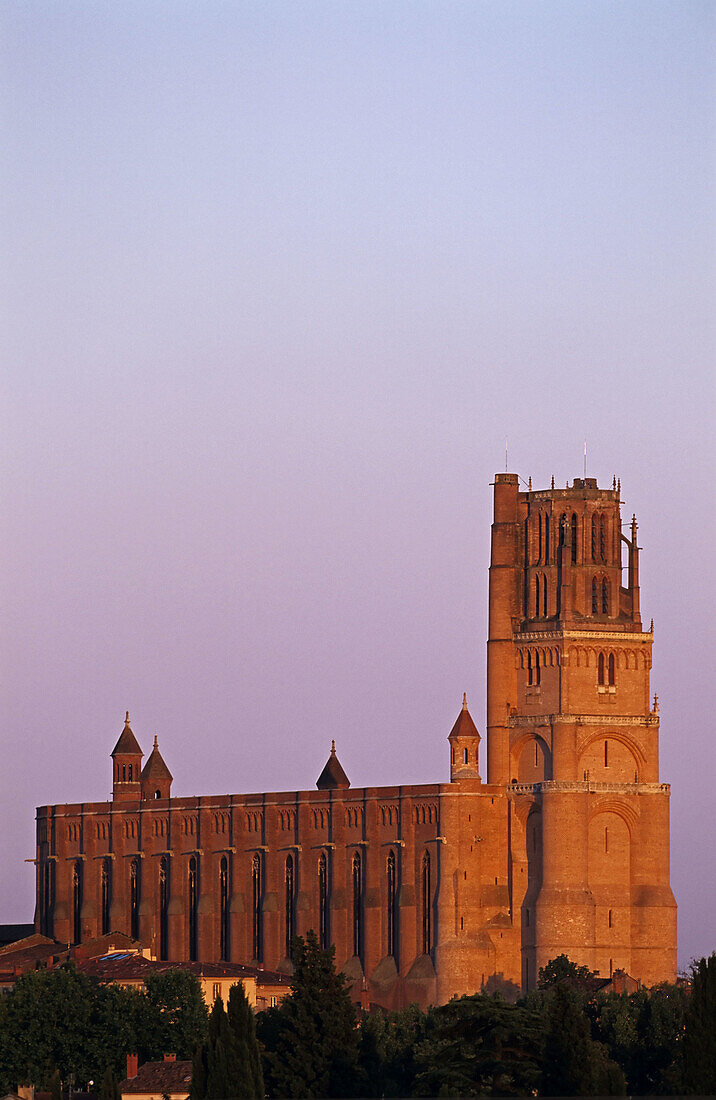 Sainte-Cécile cathedral (13th century) at sunset, Albi. Tarn, France