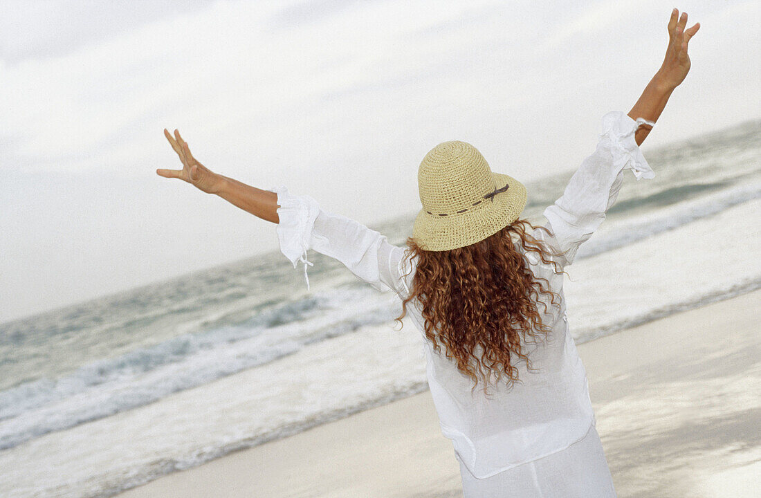 emporary, Curly hair, Daytime, Diagonal, Dress, Dresses, Exterior, Female, Hat, Hats, Headgear, Horiz