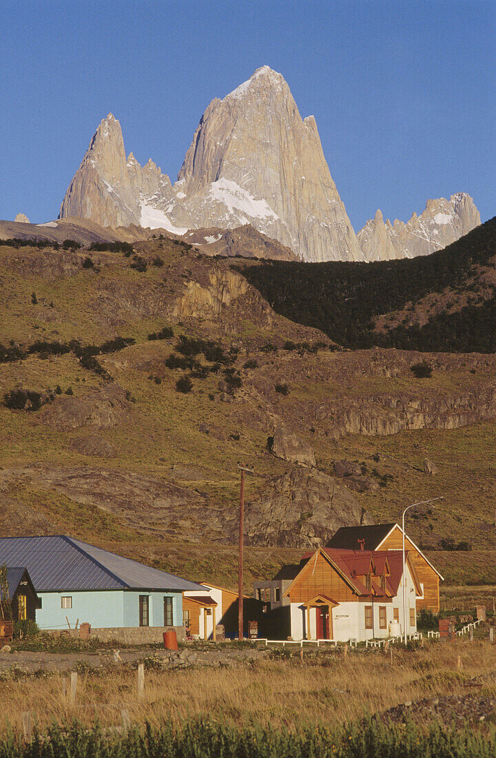 El Chalten, Fitz Roy peak (3440 m) at the rear. Los Andes mountain range. Los Glaciares National Park. Santa Cruz province. Patagonia. Argentina.