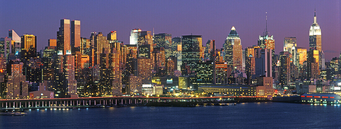 Midtown skyline, Manhattan. New York City, USA