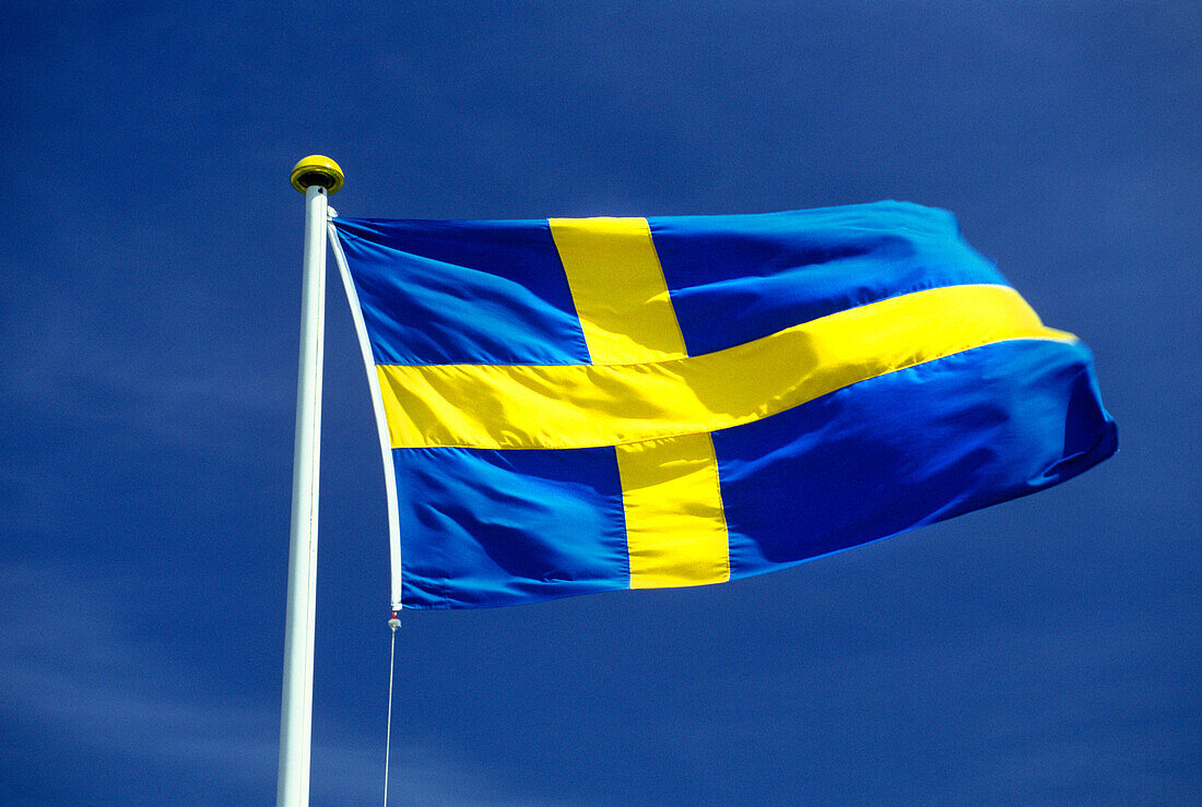 Flag: sweden.