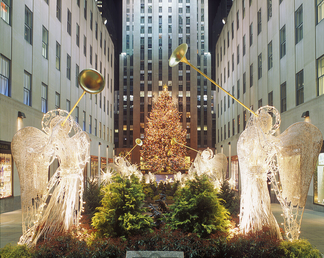 Christmas tree & angels, Rockefeller center, Manhattan, New York, USA.