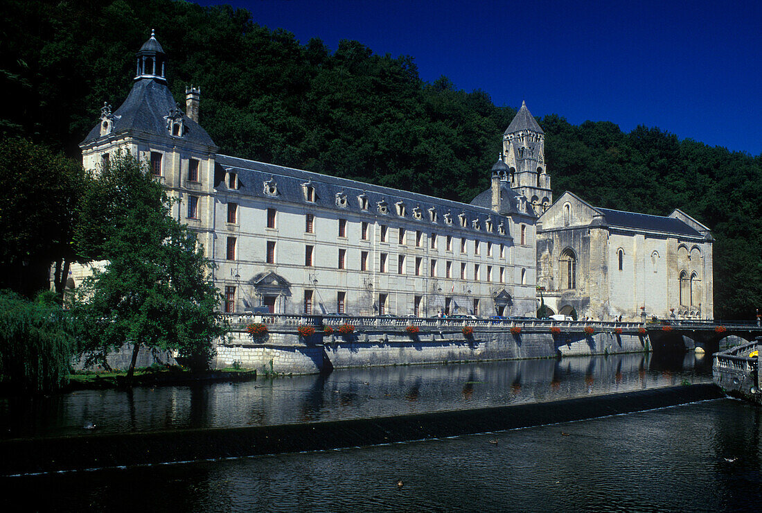 Abbey, River dronne, Brantome, Perigord, France.