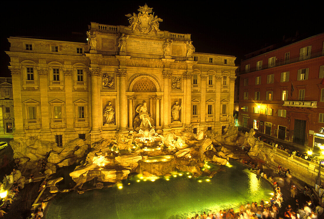 Trevi fountain, Rome, Italy.