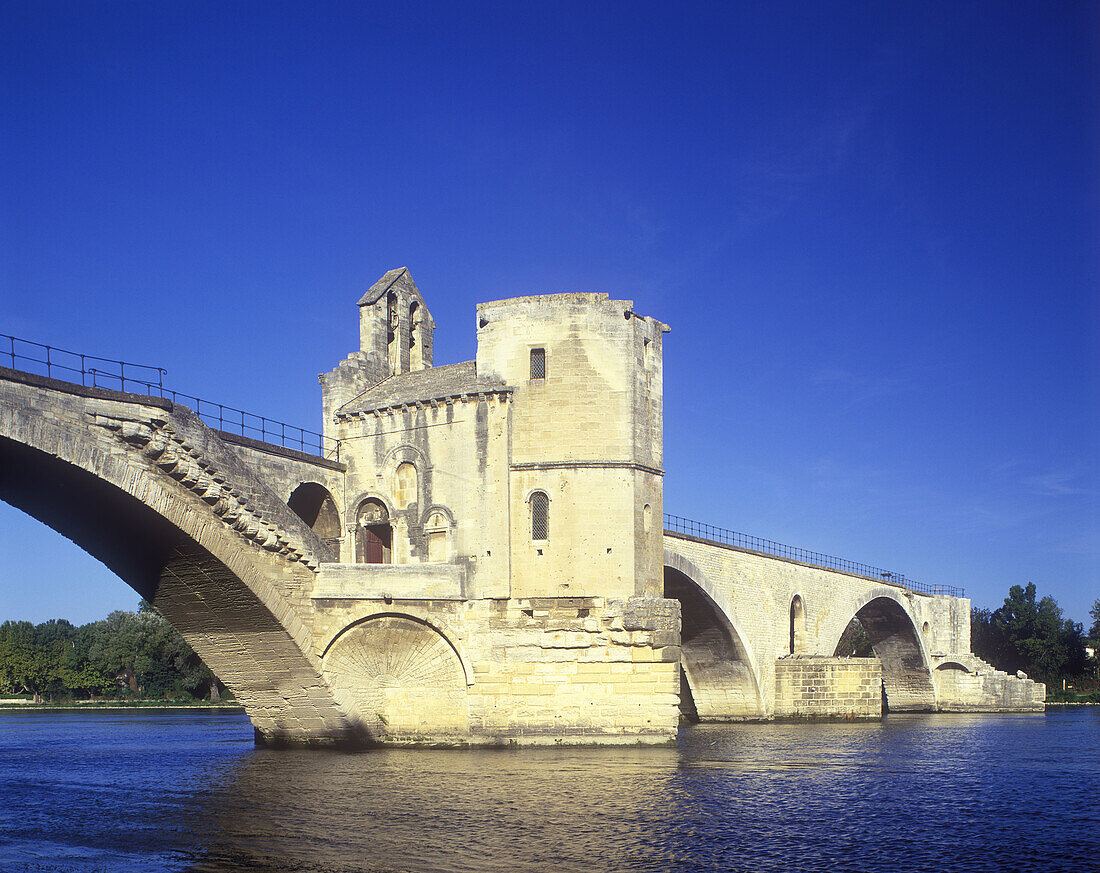 Pont saint benezet bridge, Avignon, Vaucluse, France.