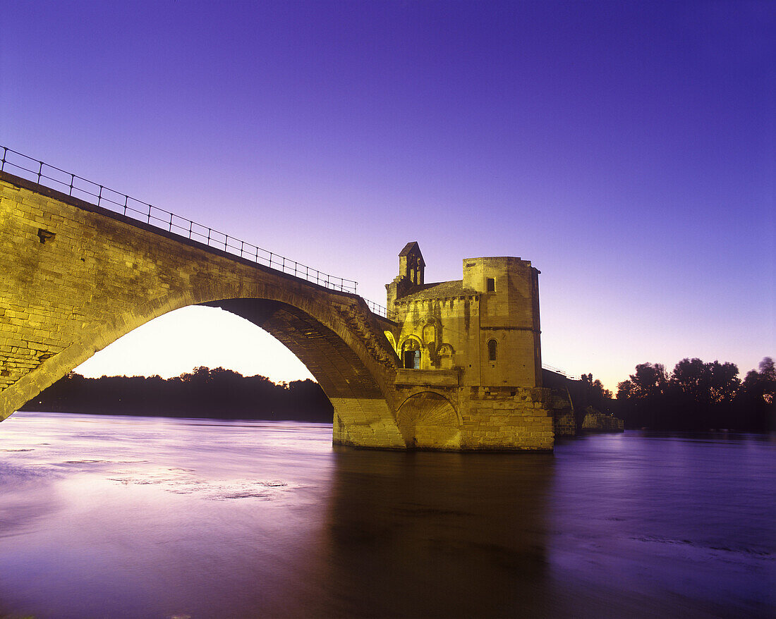 Pont saint benezet bridge, Avignon, Vaucluse, France.