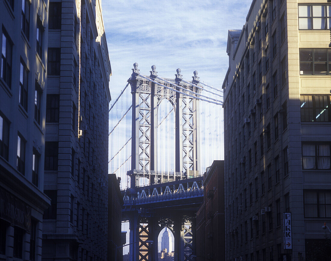 Manhattan bridge, Adams Street, Brooklyn, New York, USA