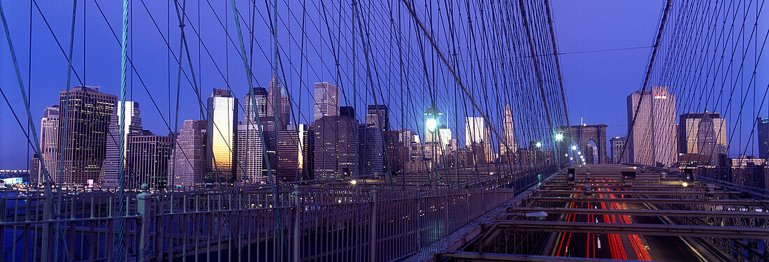 Brooklyn bridge, Downtown skyline, Manhattan, New York, USA