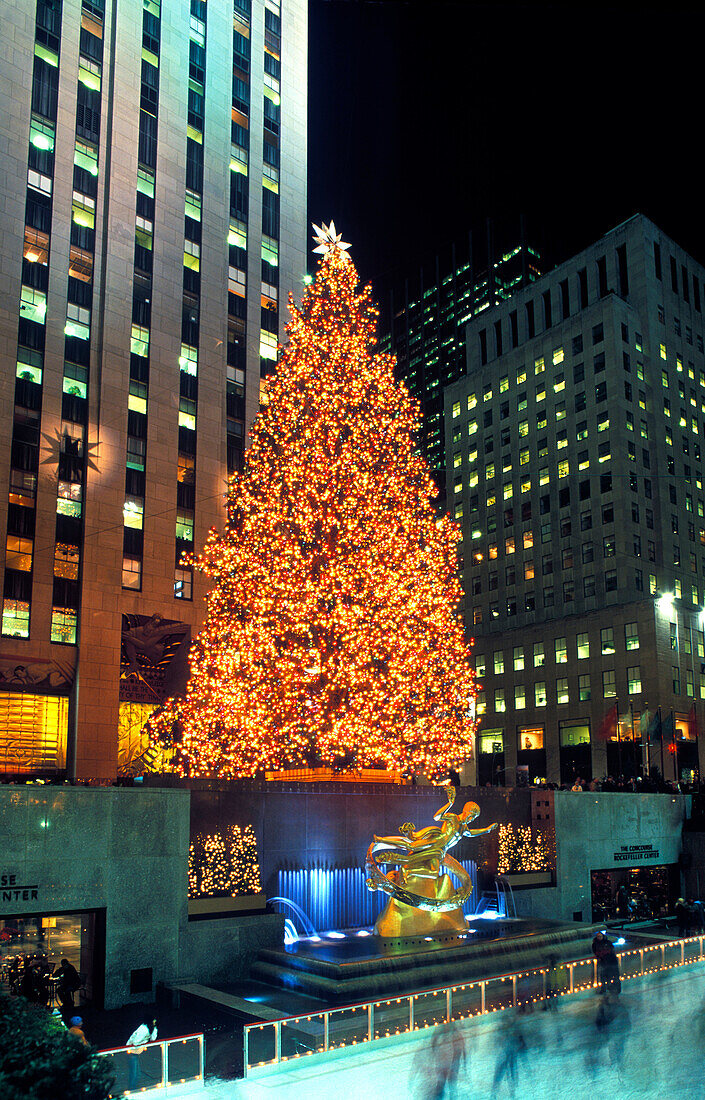 Christmas tree, Ice rink, Rockefeller Center, Midtown, Manhattan, New York, USA