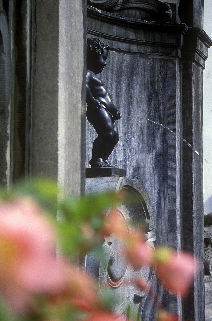 Mannekin pis statue, Brussels, Belgium.