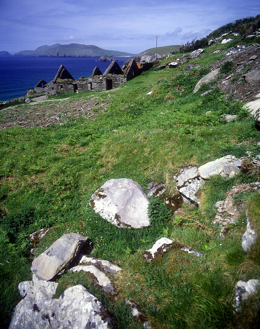 Cottage ruins, Coumanole, Slea head, Dingle bay coastline, County kerry, Ireland.