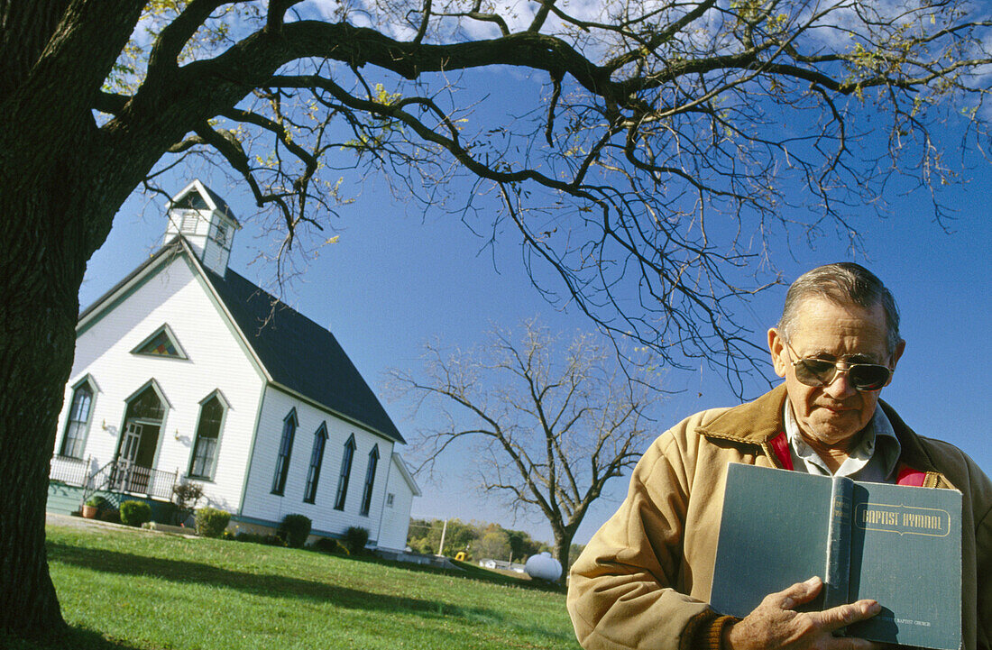 Mr. William Forster goes to church. Saverton. Missouri, USA