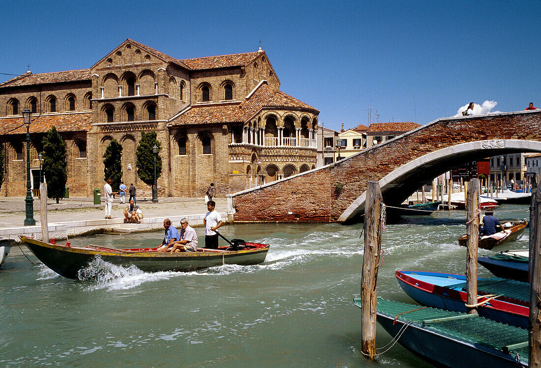 Burano Island. Canal grande di Burano. Venice. Veneto, Italy