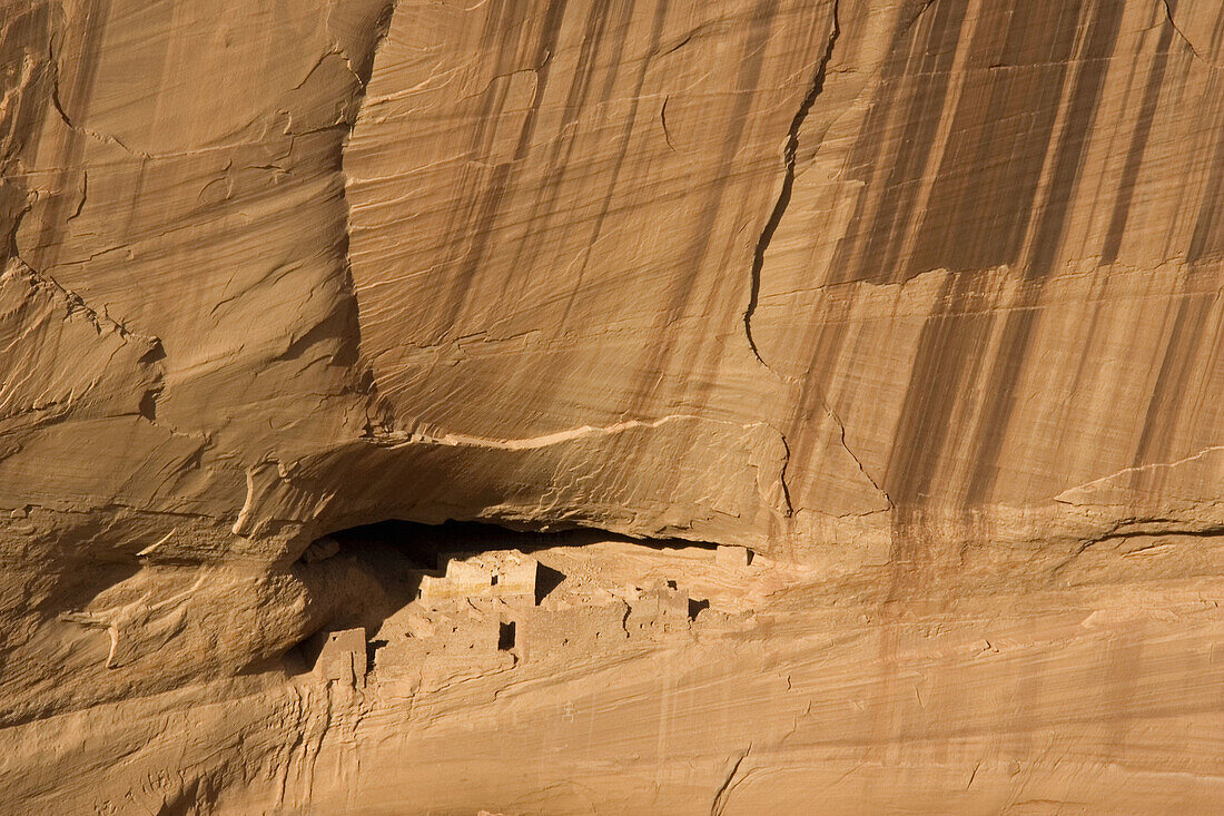Canyon de Chelly National Monument, Navajo Nation, Arizona, USA.
