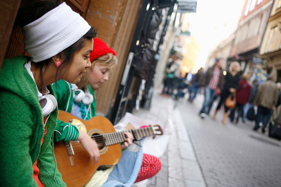 Straßenmusikanten in Vasterlanggatan, Gamla Stan (Altstadt), Stockholm, Schweden