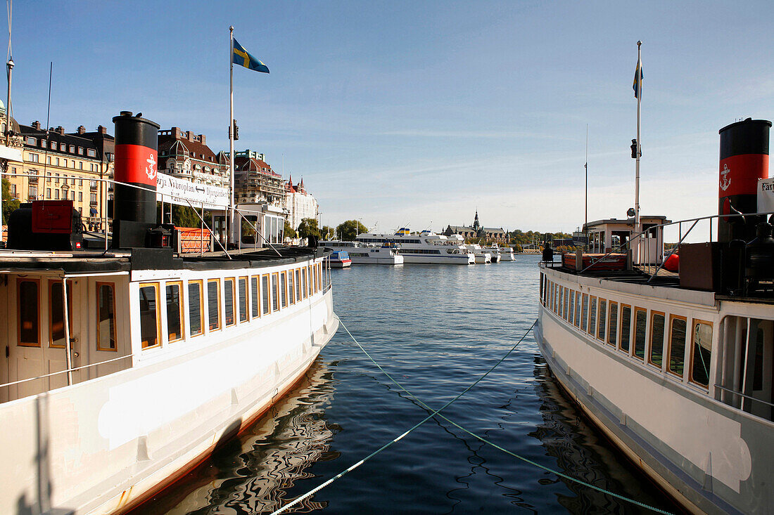 Djurgarden ferries, Nybroviken Harbor, Oestermalm, Stockholm, Schweden